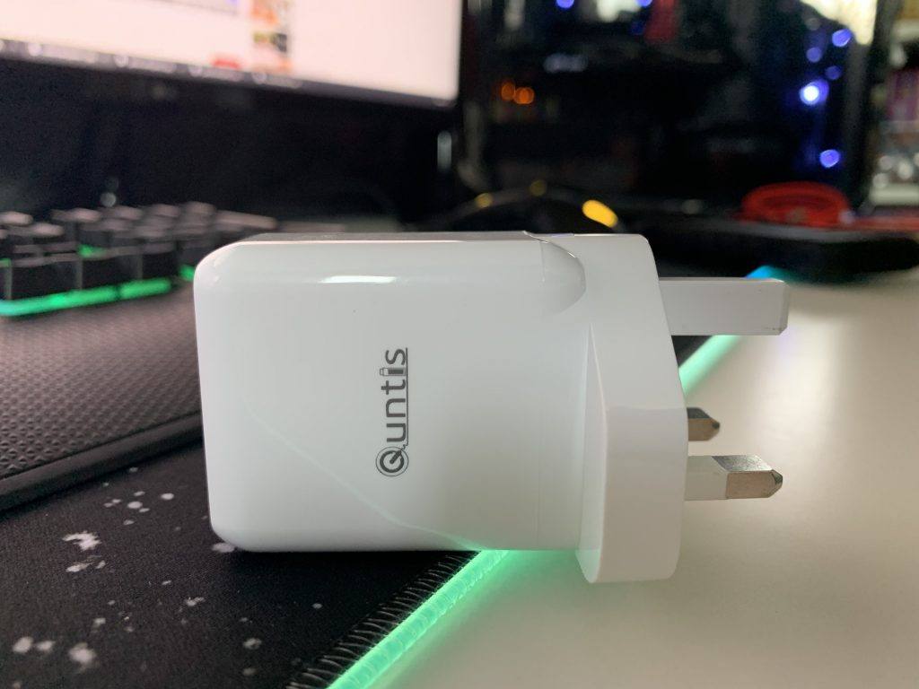 The Quntis Fast Charger has a fairly simple design.
