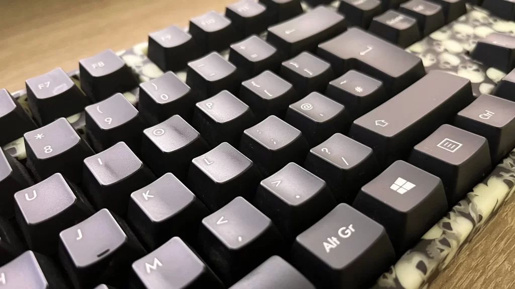 You can just about see the 'greasy' sheen from the ABS keycaps.