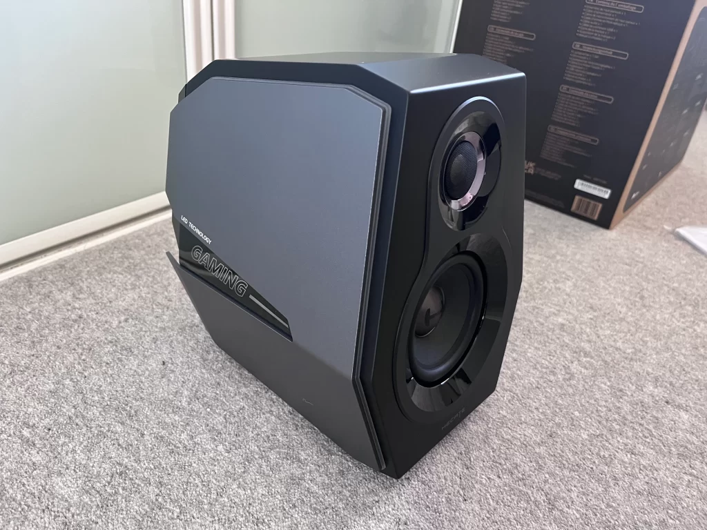 Edifier G5000 Review, side profile looks great.